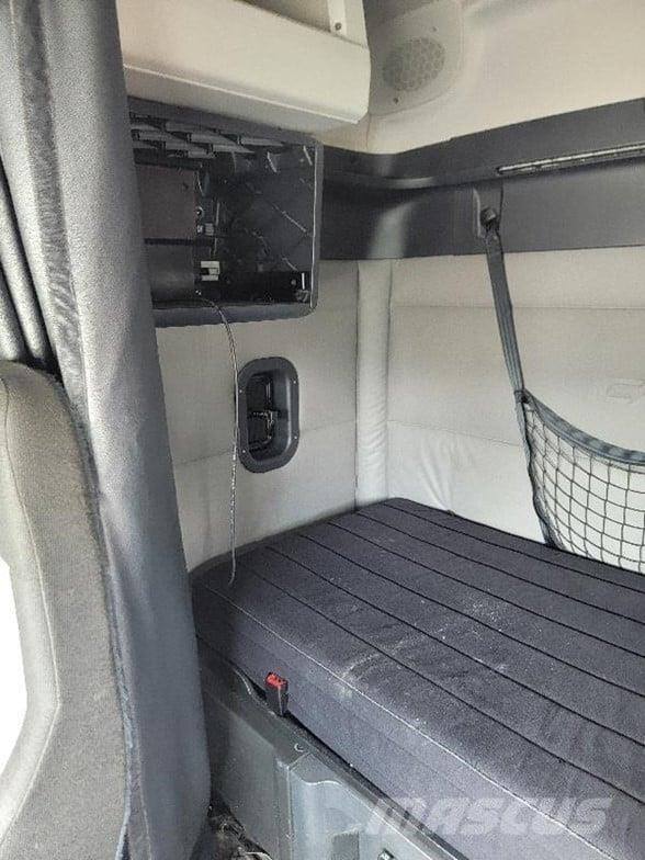 Freightliner CASCADIA 116 牵引车