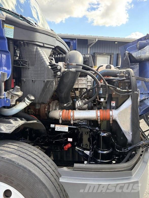 Freightliner CASCADIA 116 牵引车