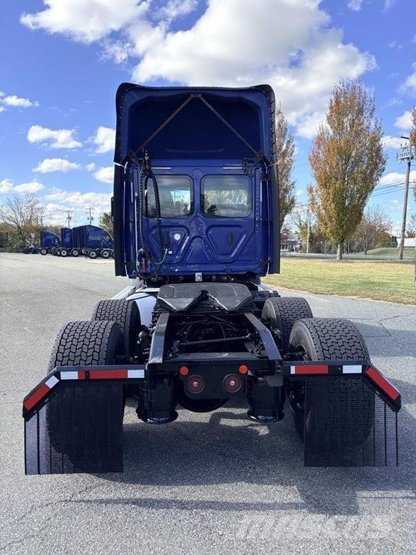 Freightliner CASCADIA 116 牵引车