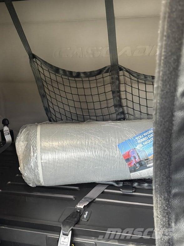 Freightliner CASCADIA 116 牵引车