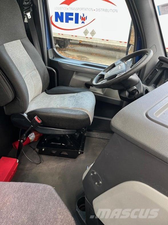 Freightliner CASCADIA 116 牵引车