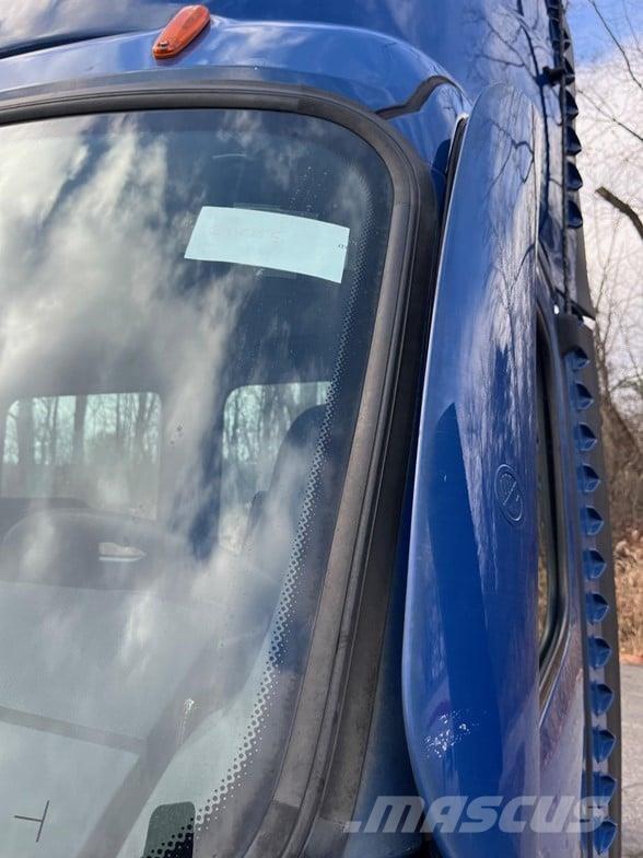 Freightliner CASCADIA 116 牵引车