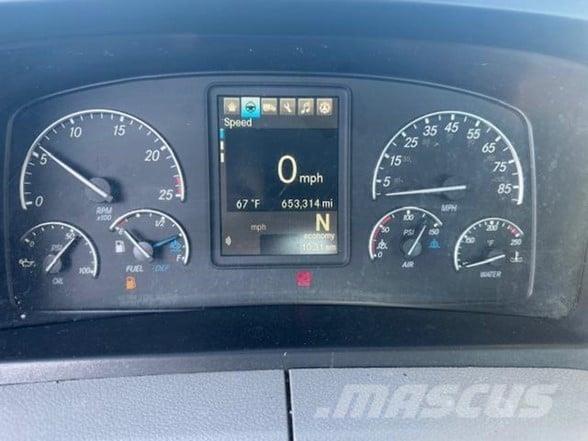 Freightliner CASCADIA 116 牵引车