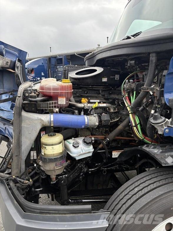 Freightliner CASCADIA 126 牵引车