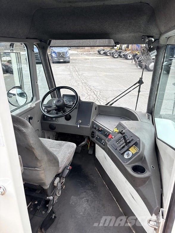 Kalmar OTTAWA 4X2 OFF-ROAD 码头牵引车