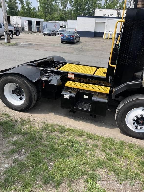 Kalmar OTTAWA T2 码头牵引车