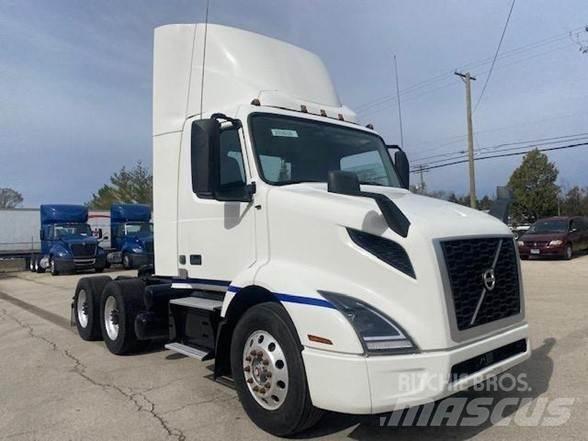 Volvo VNL64T300 牵引车