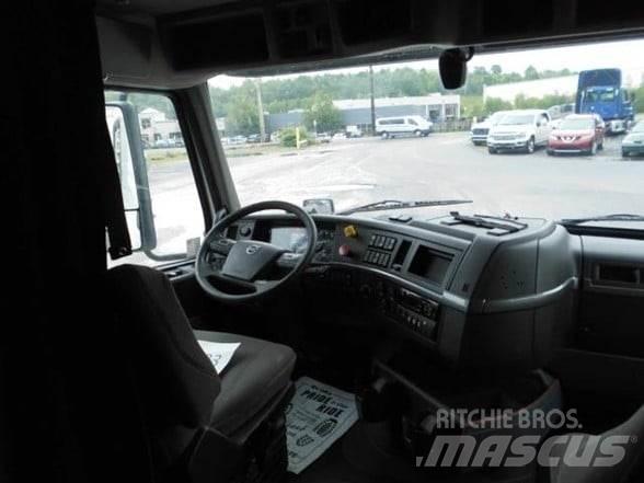 Volvo VNL64T860 牵引车
