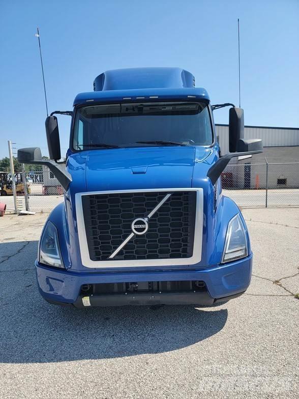 Volvo VNL64T860 牵引车