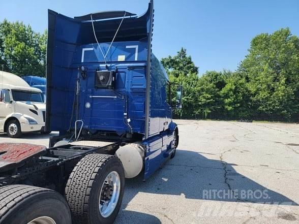 Volvo VNL64T860 牵引车