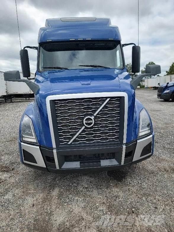 Volvo VNL64T860 牵引车
