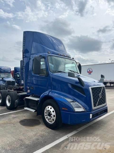 Volvo VNR64T300 牵引车