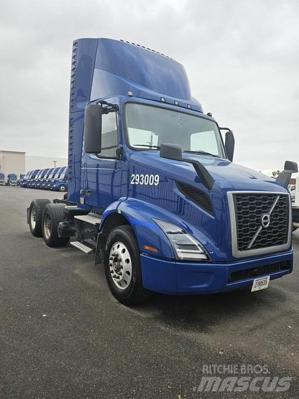Volvo VNR64T300 牵引车