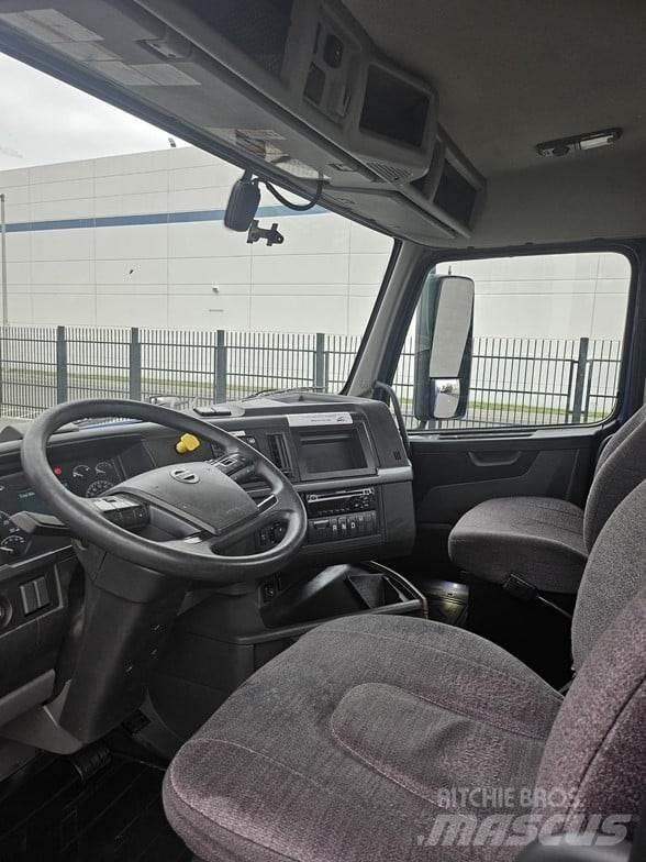 Volvo VNR64T300 牵引车