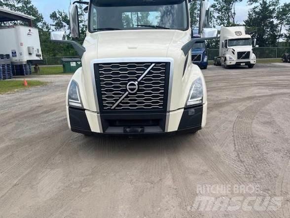 Volvo VNR64T300 牵引车