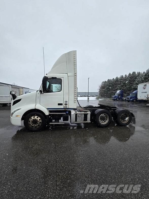 Volvo VNR64T300 牵引车