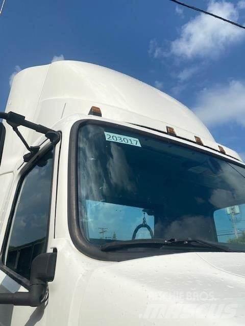 Volvo VNR64T300 牵引车