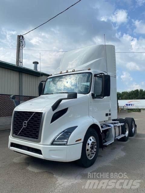 Volvo VNR64T300 牵引车
