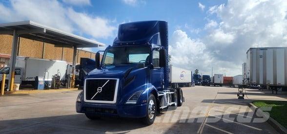 Volvo VNR64T300 牵引车