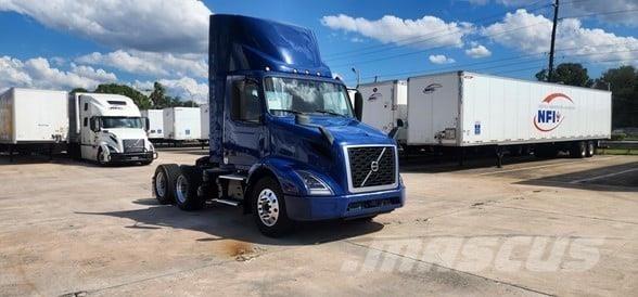 Volvo VNR64T300 牵引车