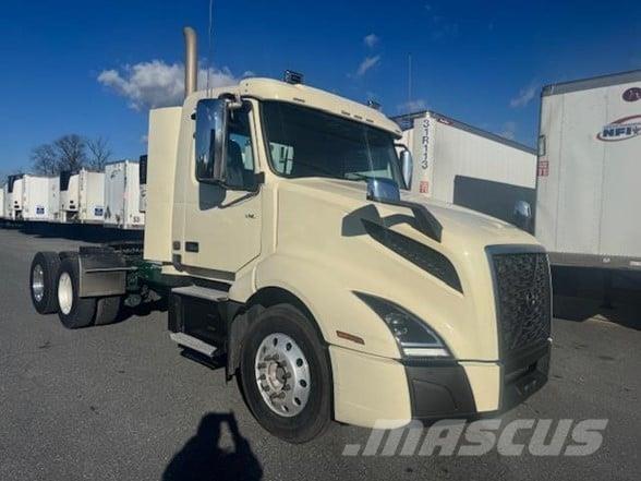 Volvo VNR64T300 牵引车