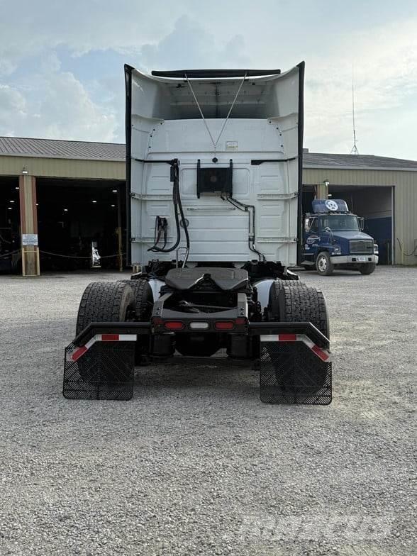 Volvo VNR64T640 牵引车