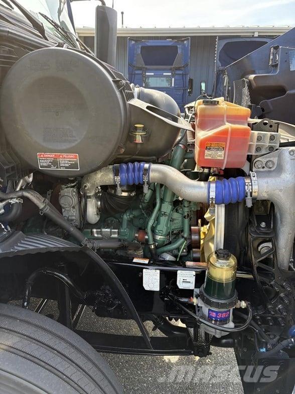 Volvo VNR64T640 牵引车