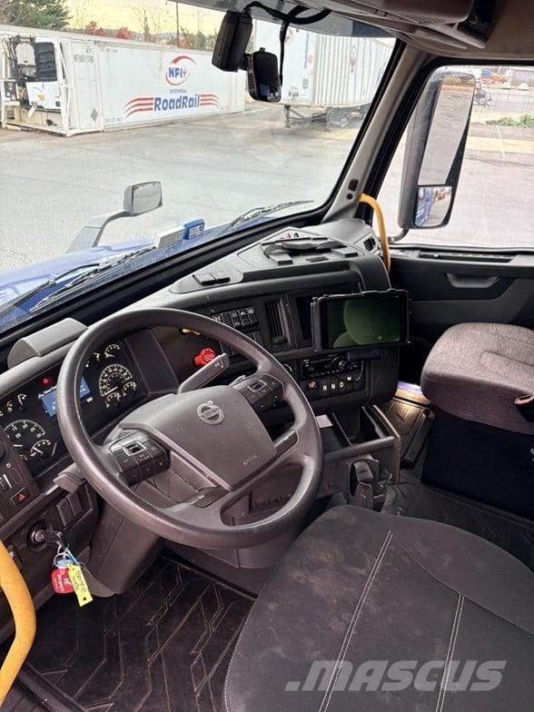 Volvo VNR64T640 牵引车