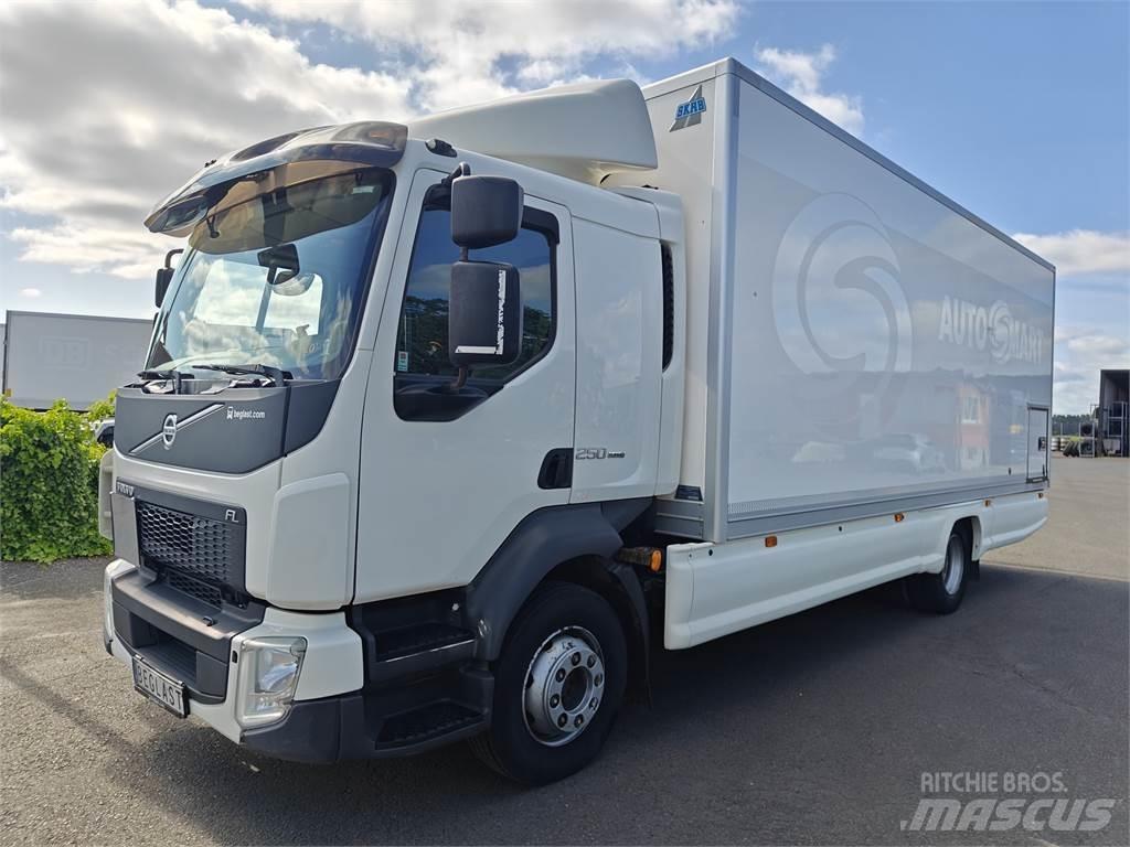 Volvo FL250 厢式货车