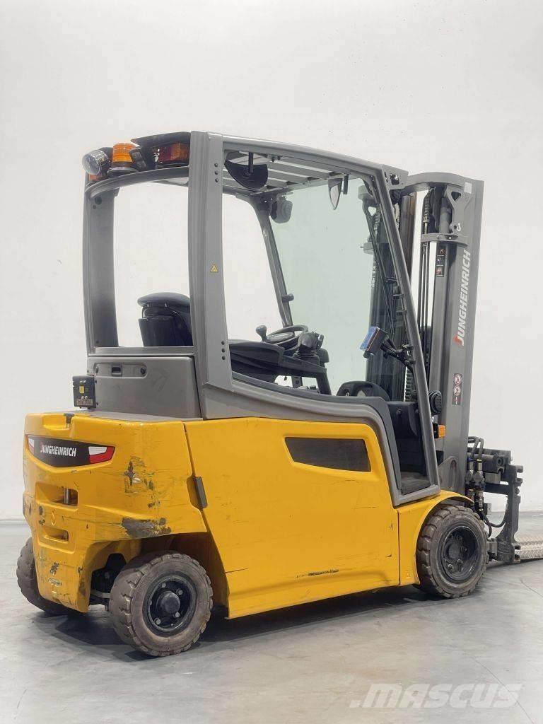 Jungheinrich EFG 320 电动叉车