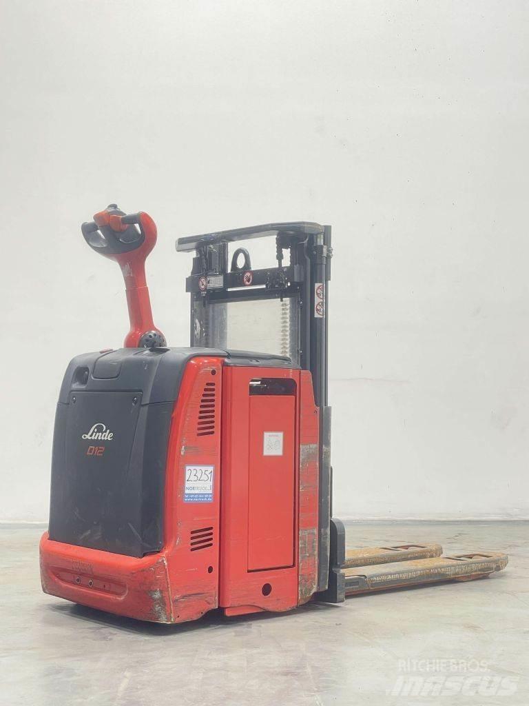 Linde D12-133 手推堆垛车