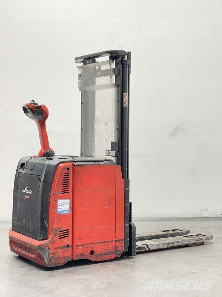 Linde D12-133 手推堆垛车