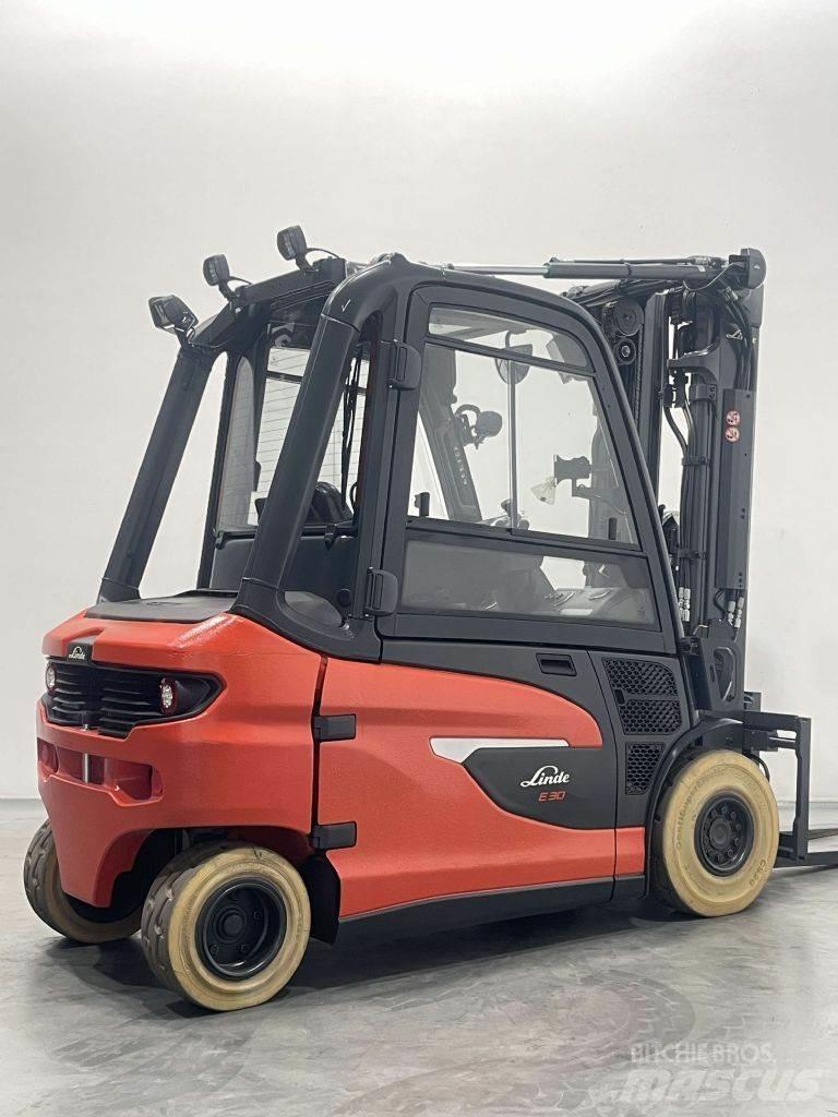 Linde E30L-01-1252 电动叉车