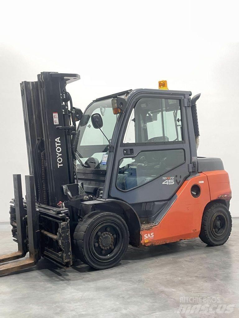 Toyota 40-8FD40N 柴油叉车