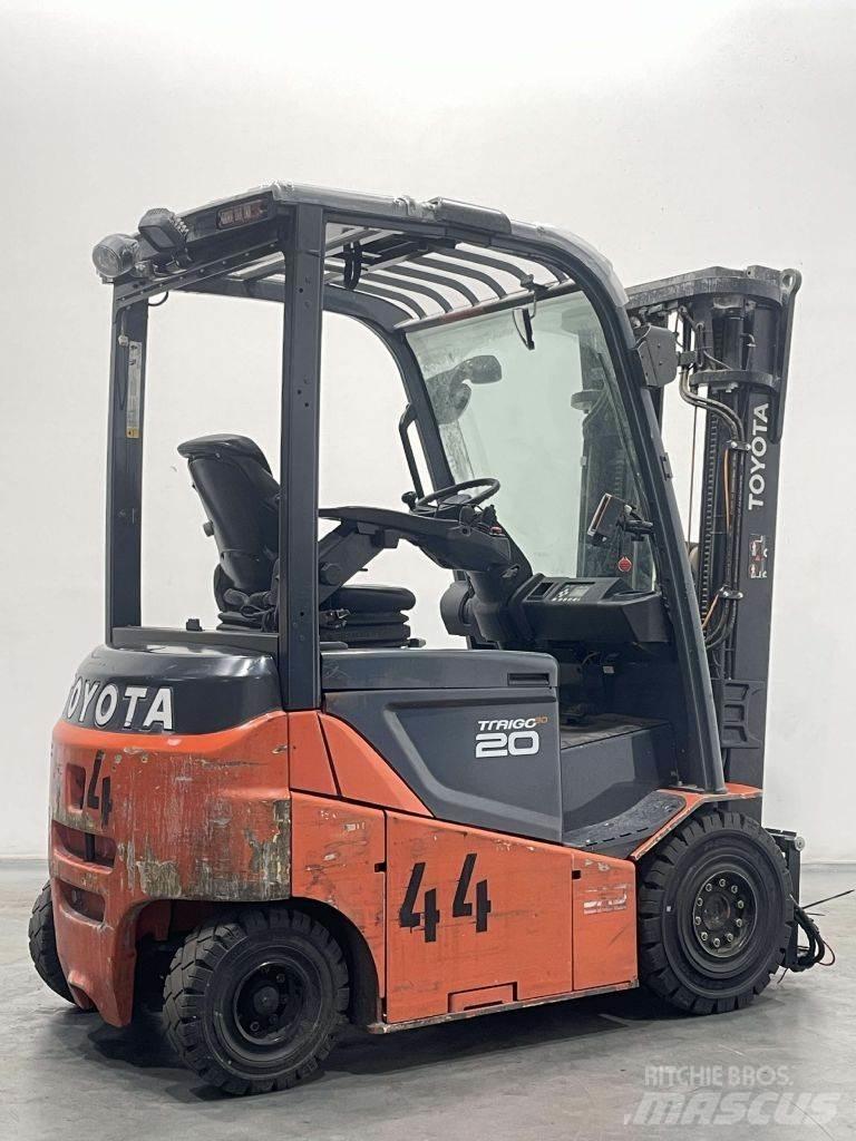 Toyota 8FBMKT20 电动叉车