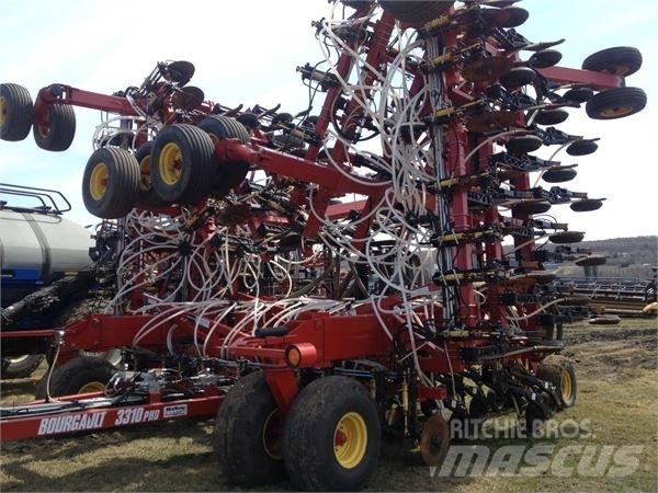 Bourgault 3310 条播机
