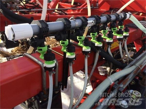 Bourgault 3310 条播机