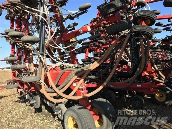 Bourgault 3320 条播机