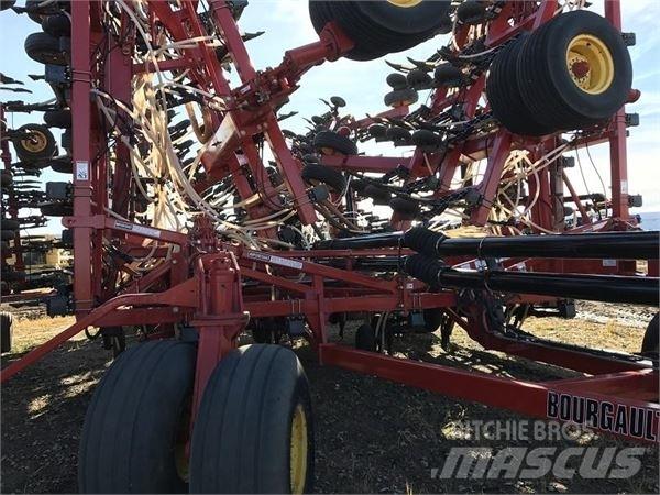 Bourgault 3320 条播机