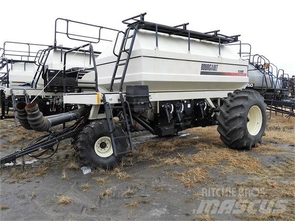 Bourgault 5440 多功能条播机