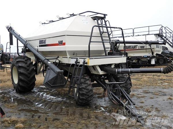 Bourgault 5440 多功能条播机