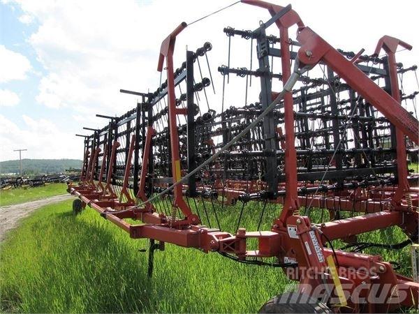 Bourgault 6000 钉齿耙