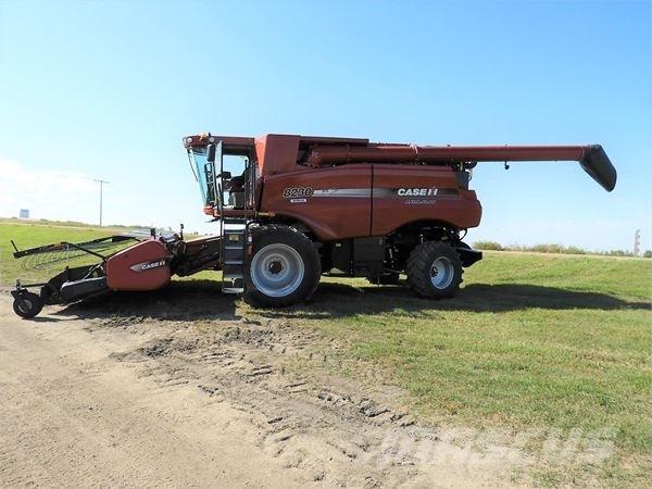 Case IH 8230 联合收割机