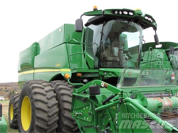 John Deere S680 联合收割机
