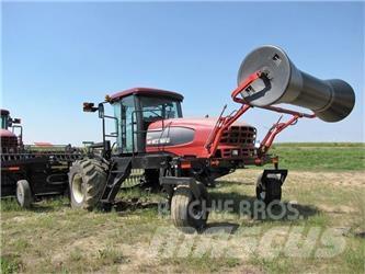 MacDon M150 收割机