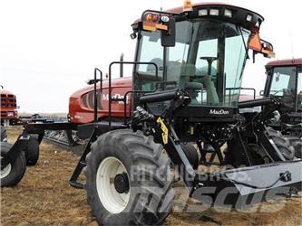 MacDon M155 收割机