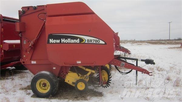 New Holland BR780 圆捆打捆机