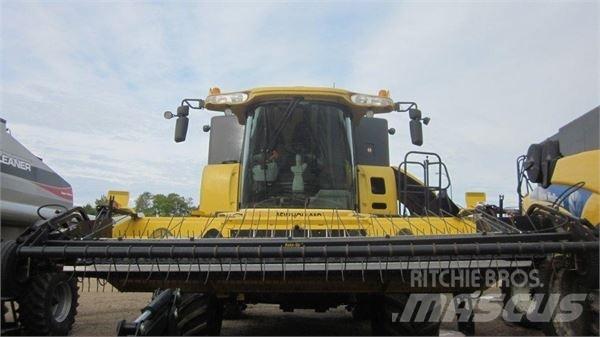 New Holland CX840 联合收割机