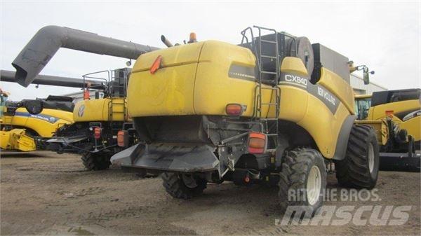 New Holland CX840 联合收割机