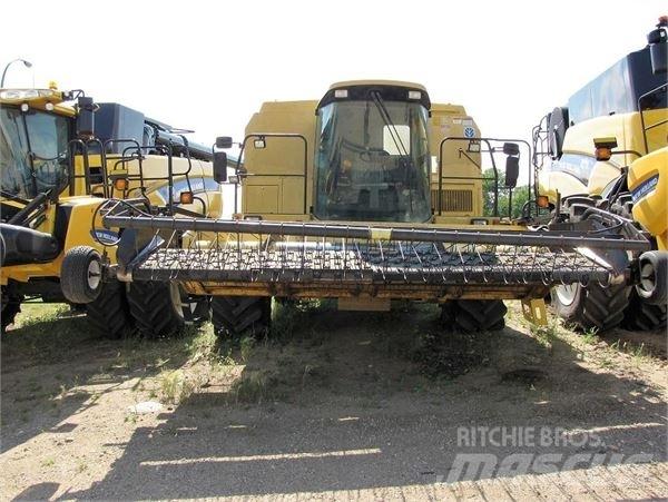 New Holland TX66 联合收割机